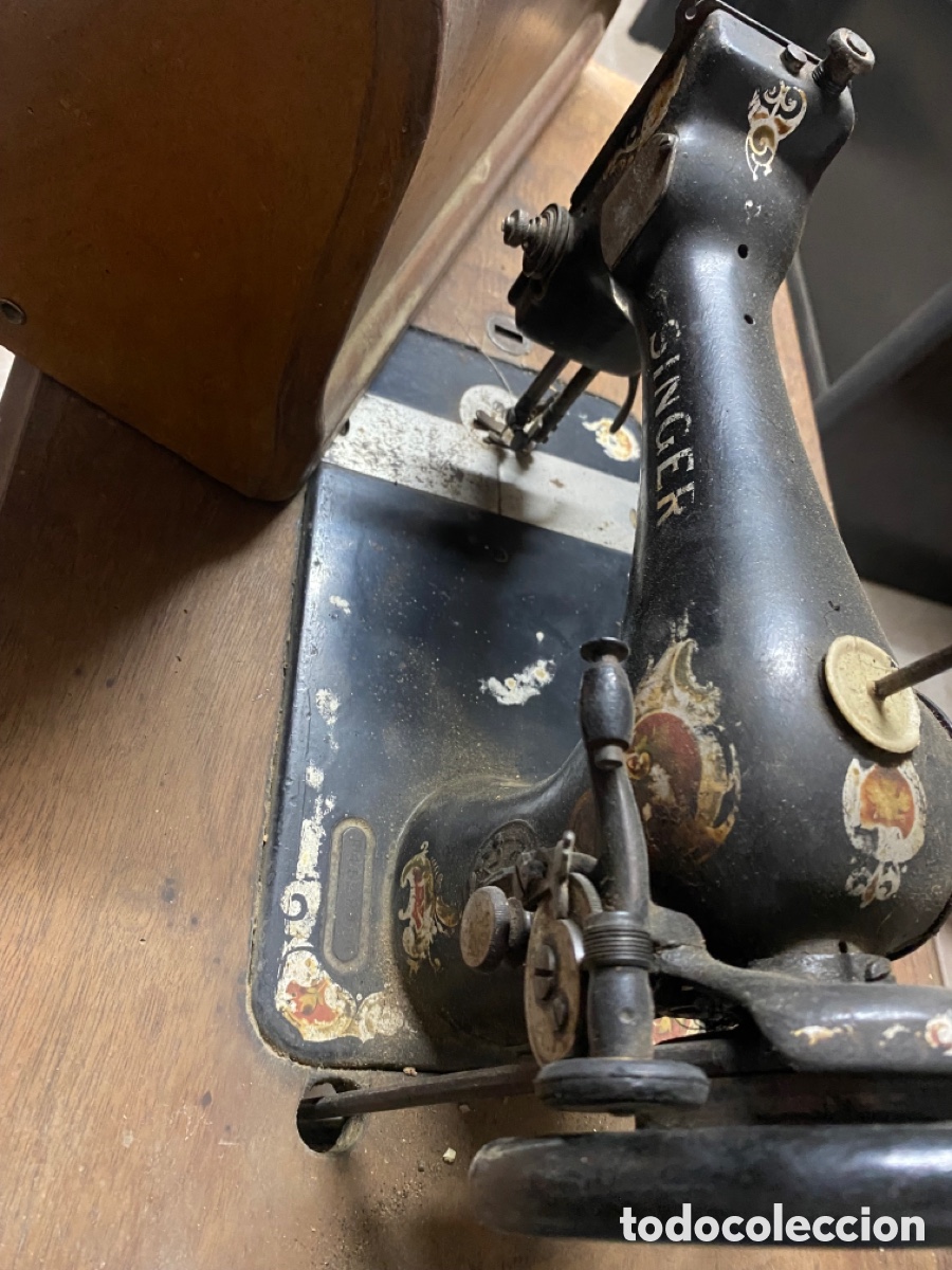 Antig&uuml;edades: M&aacute;quina de coser - Foto 2