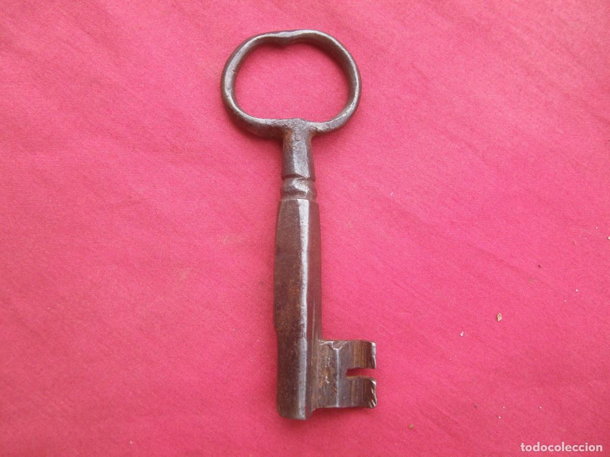 Antig&uuml;edades: LLAVE ANTIGUA - Foto 1