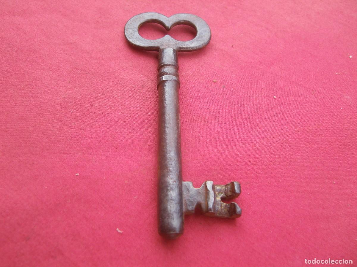 Antig&uuml;edades: LLAVE ANTIGUA VER - Foto 1