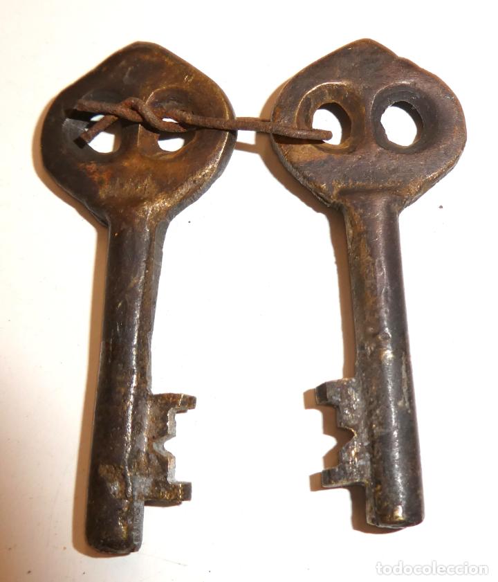 Antig&uuml;edades: 2 viejas llaves - Foto 1