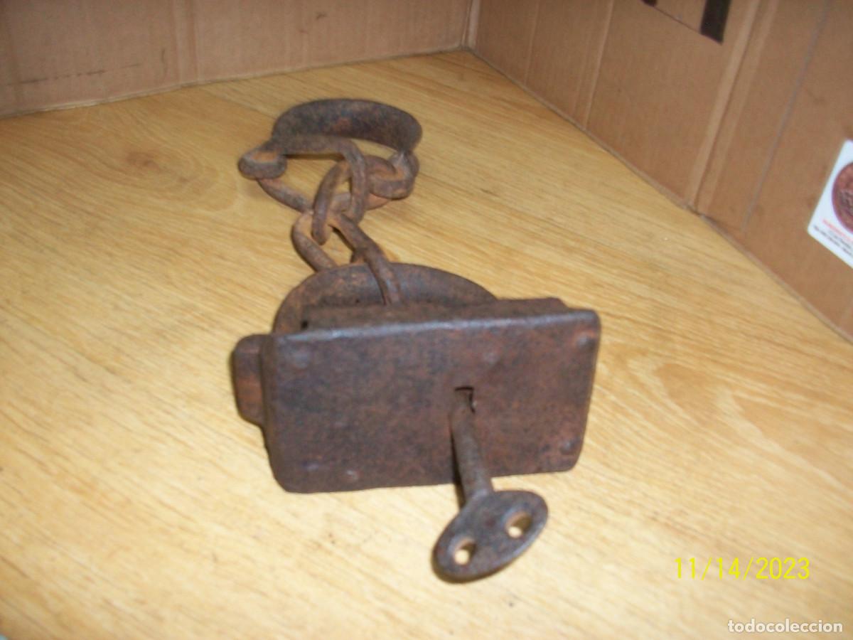 Antig&uuml;edades: ANTIGUO GRILLETE CON LLAVE-FUNCIONA - Foto 2