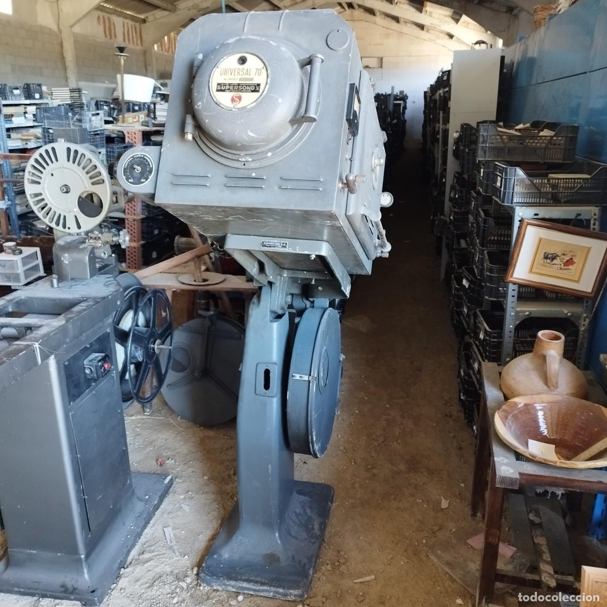 Antig&uuml;edades: PROYECTOR SALA CINE - UNIVERSAL 70 SUPERSOND - Foto 2