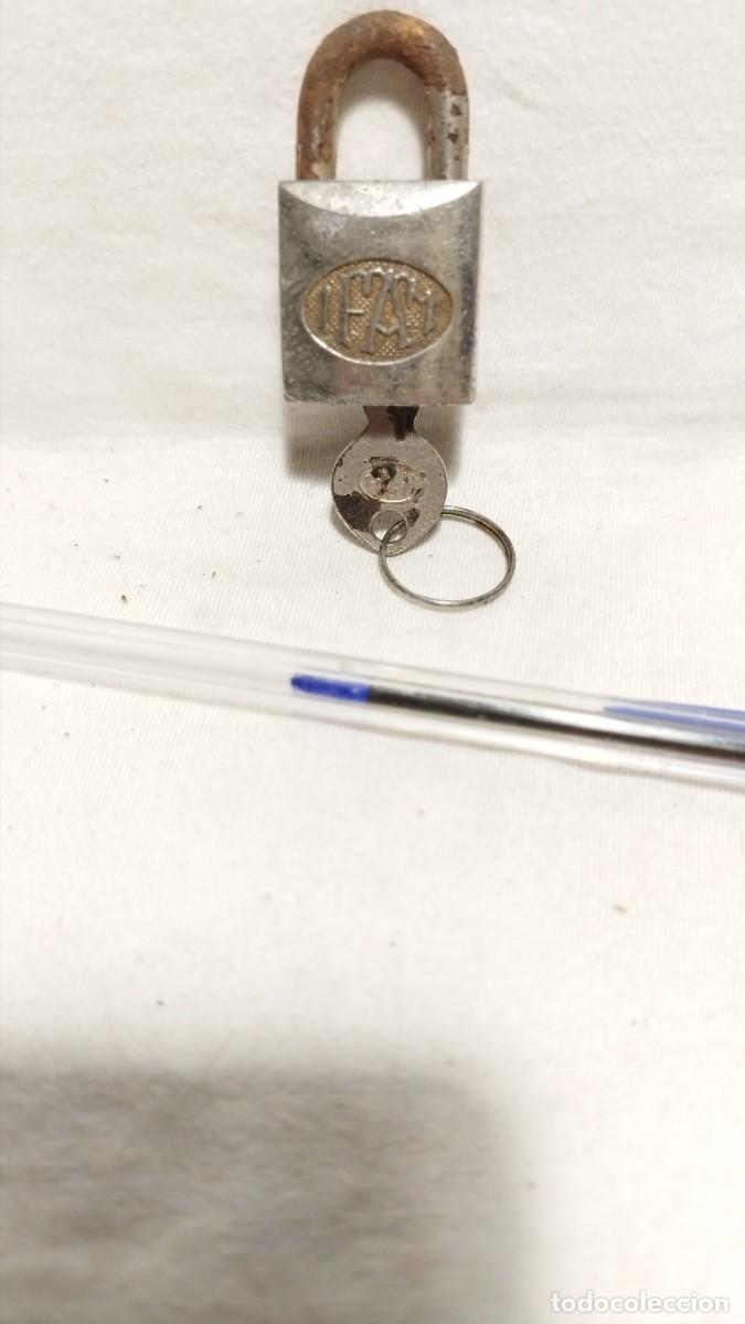 Antig&uuml;edades: Antiguo Candado Ifam con una llave - Foto 1