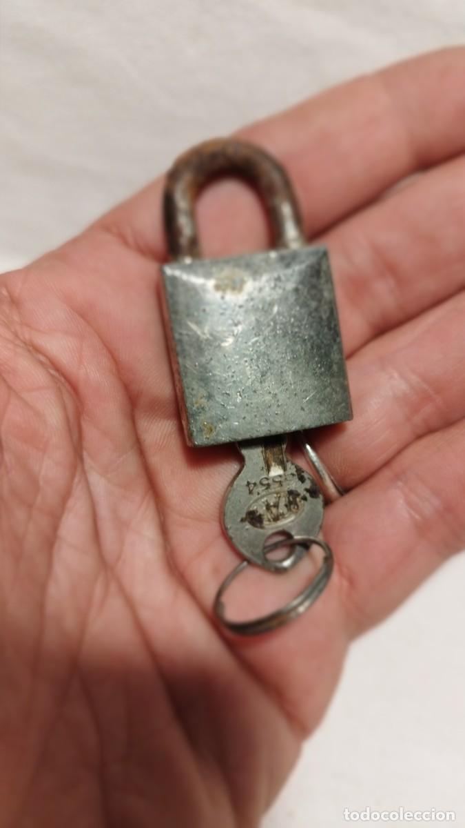 Antig&uuml;edades: Antiguo Candado Ifam con una llave - Foto 4