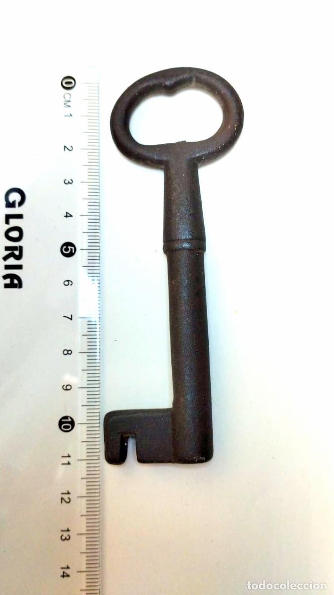 Antig&uuml;edades: Llave antigua de metal, largo 11.1 cm - Foto 2