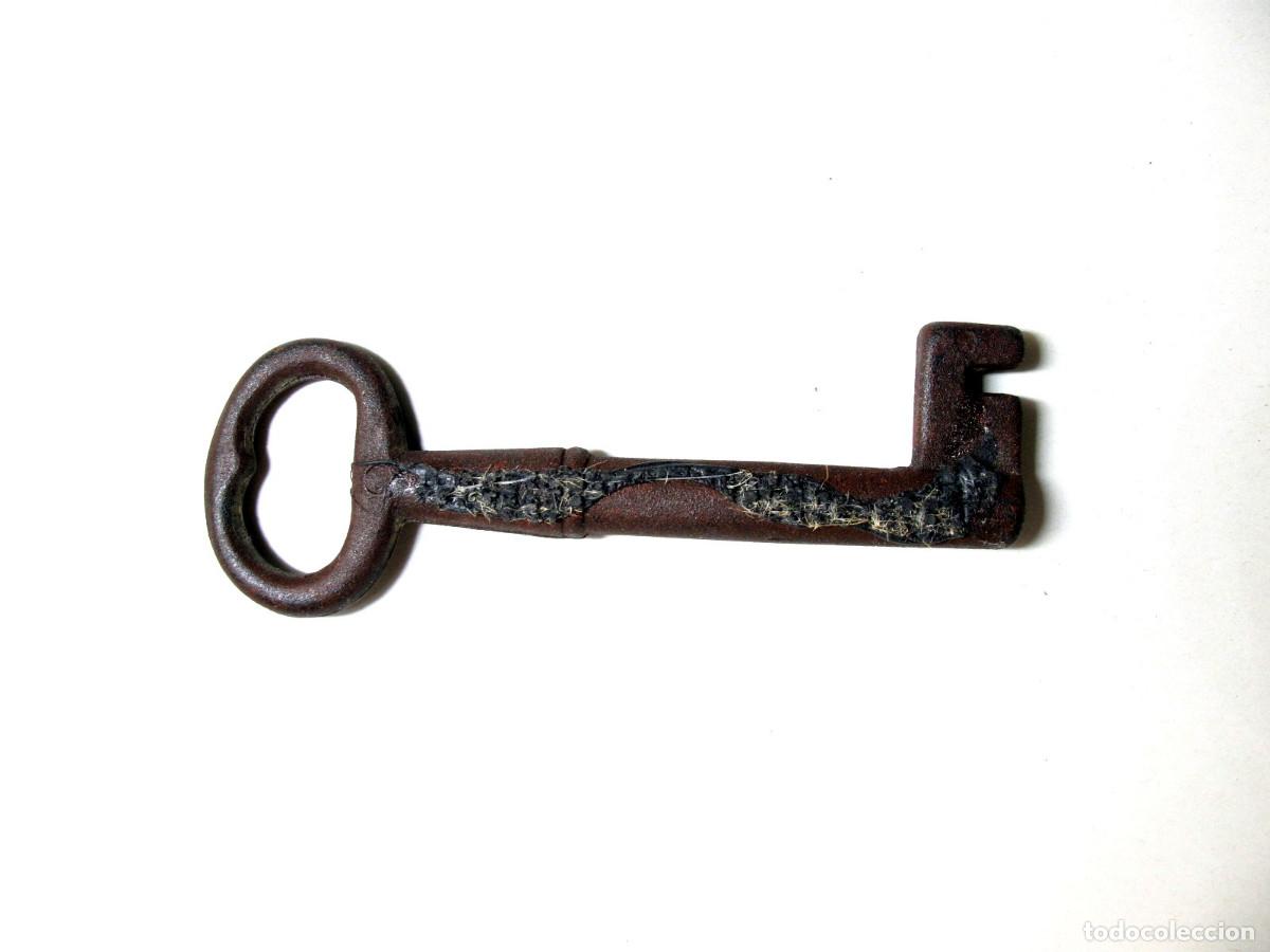 Antig&uuml;edades: Llave antigua de metal, largo 11.1 cm - Foto 6
