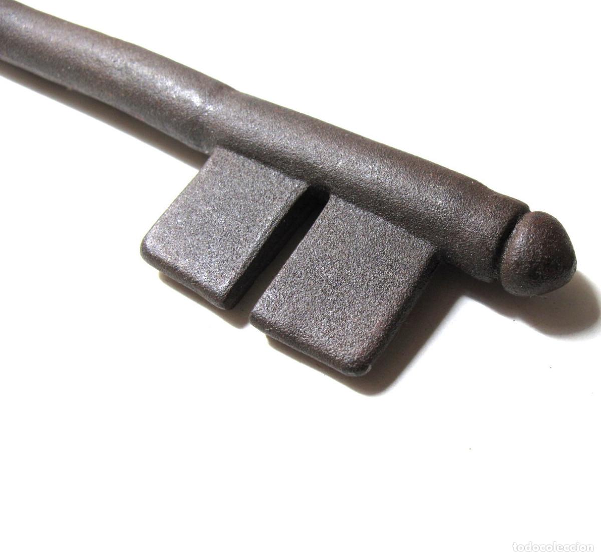 Antig&uuml;edades: Llave antigua de metal, Largo 18 cm - Foto 4