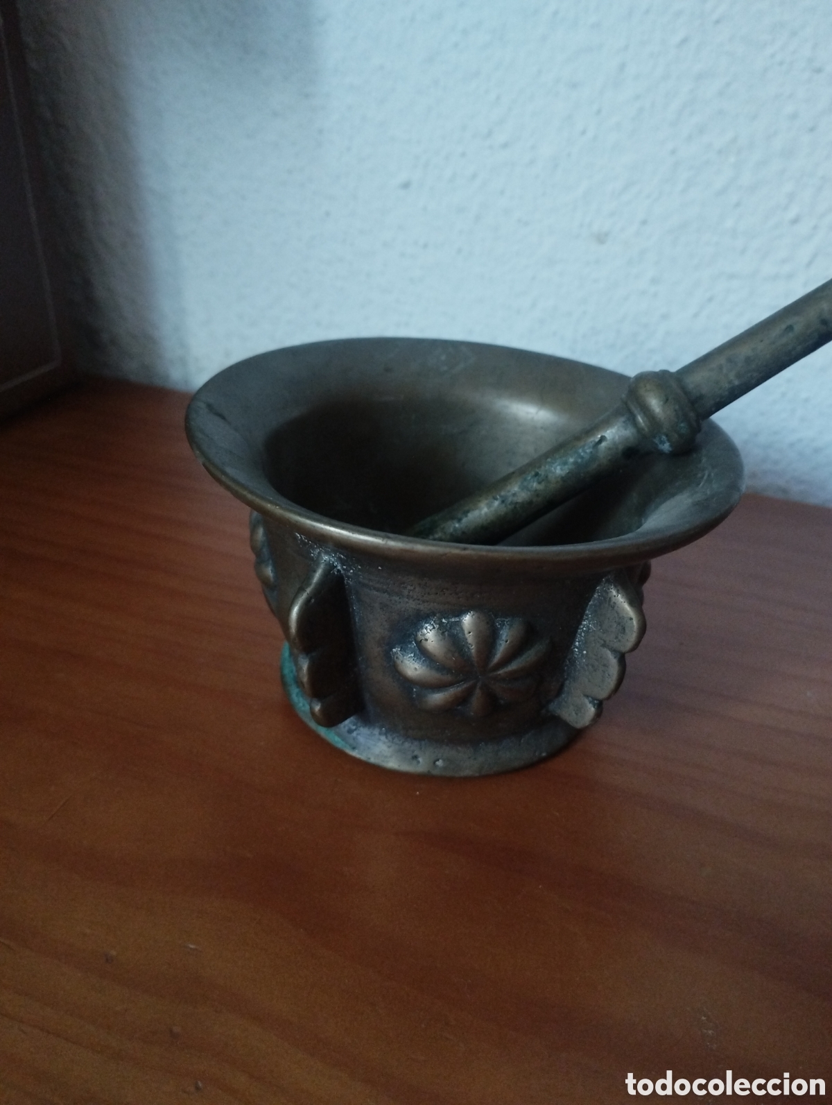 Antig&uuml;edades: Almirez con costillas y flores - Foto 2
