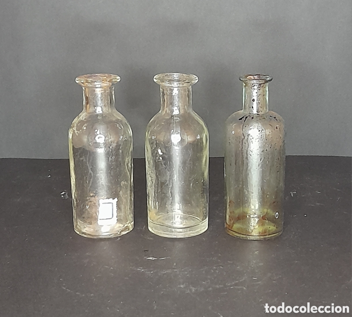 Antig&uuml;edades: Antiguas botellas de farmacia. - Foto 1