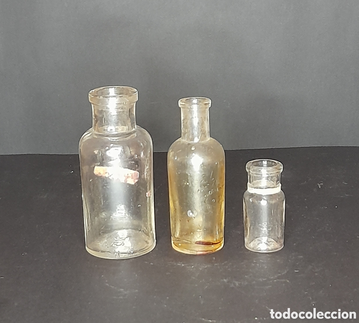 Antig&uuml;edades: Antiguas botellas de farmacia. - Foto 1