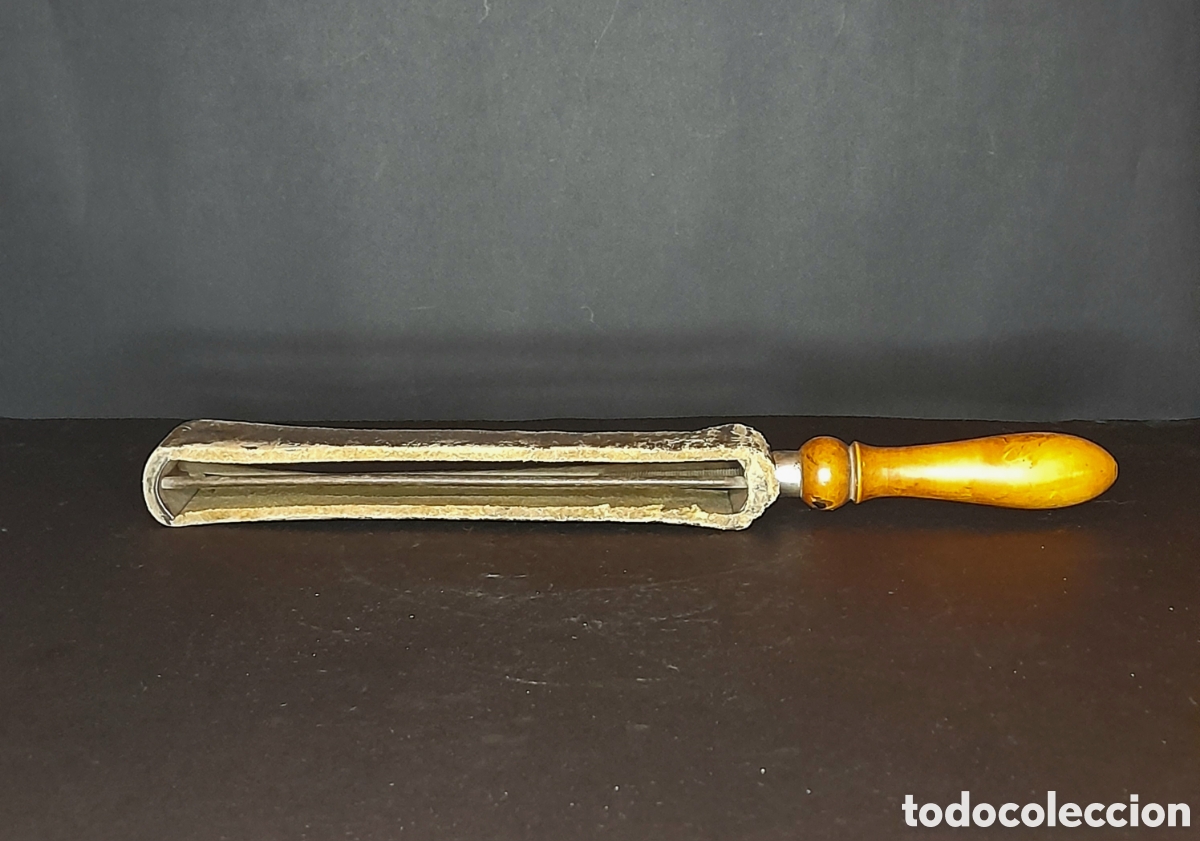 Antig&uuml;edades: Antiguo asentador de navajas. - Foto 3