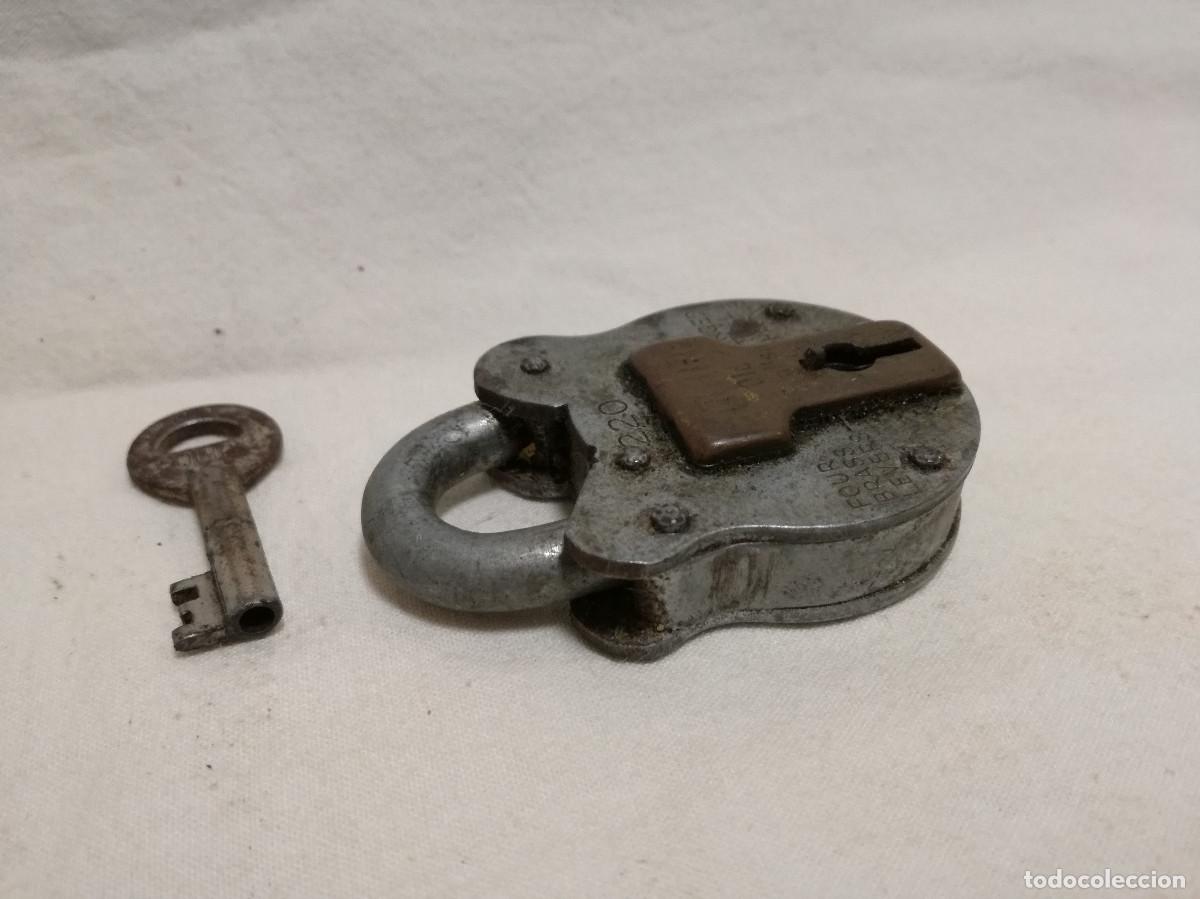Antig&uuml;edades: ANTIGUO CANDADO SQUIRE 220 CON 1 LLAVE - Foto 9