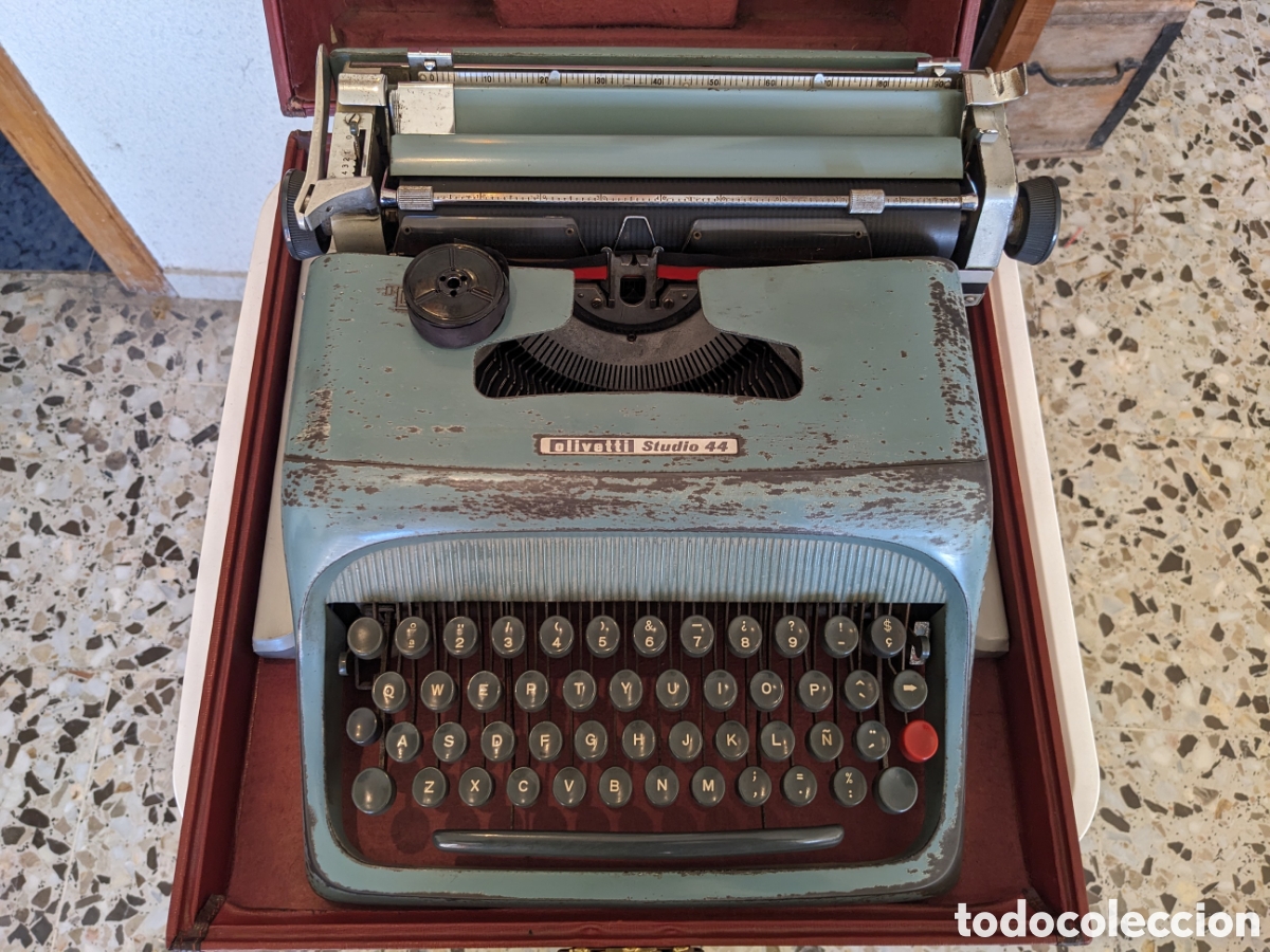 Antig&uuml;edades: MAQUINA DE ESCRIBIR OLIVETTI STUDIO 44 CON MALETIN - Foto 2