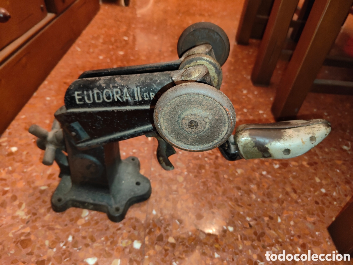 Antig&uuml;edades: ANTIGUA HERRAMIENTA DE ZAPATERO - Foto 1
