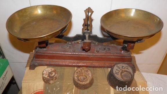 Antig&uuml;edades: ANTIGUA BALANZA CON JUEGO DE PESAS - Foto 1