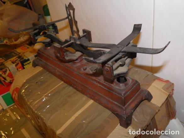 Antig&uuml;edades: ANTIGUA BALANZA CON JUEGO DE PESAS - Foto 9