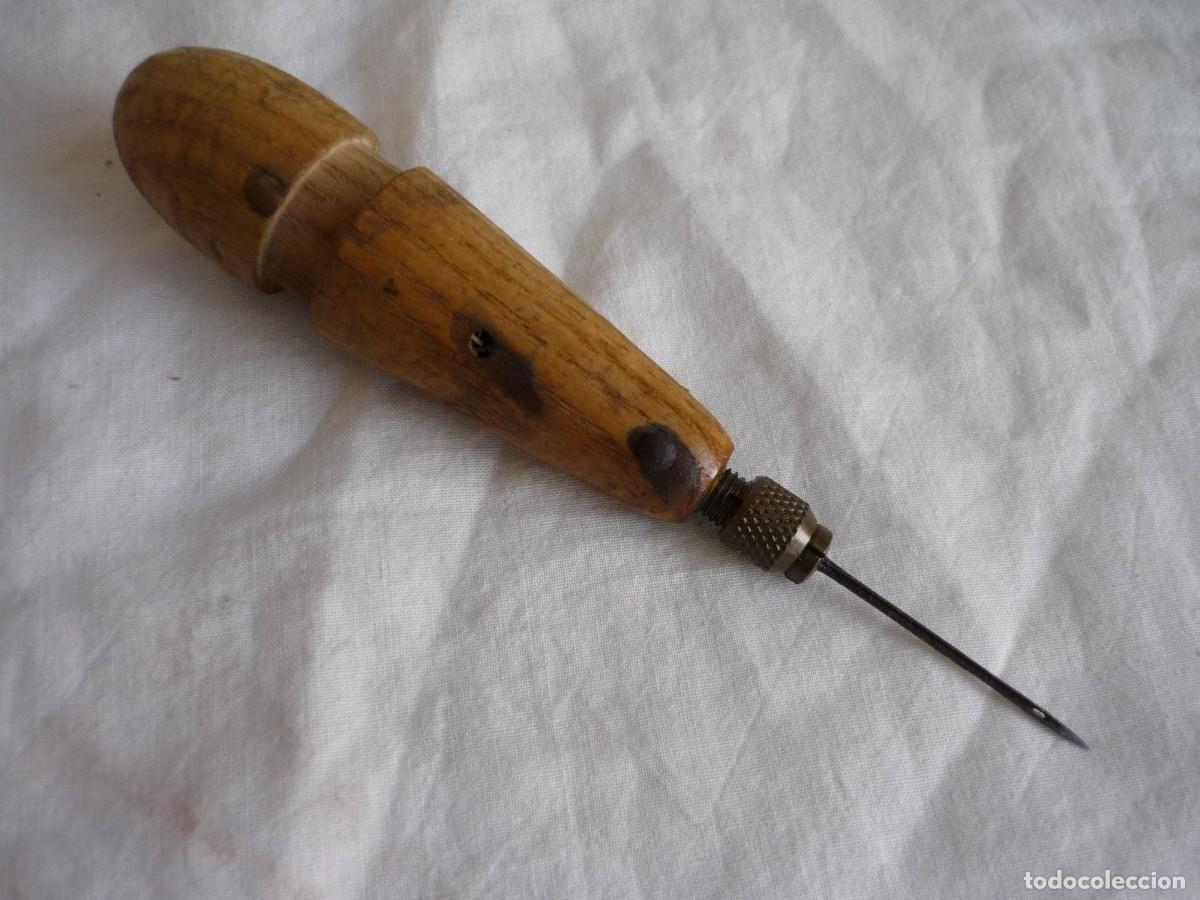 Antig&uuml;edades: Herramienta aguja con mandril mango de madera - Foto 2