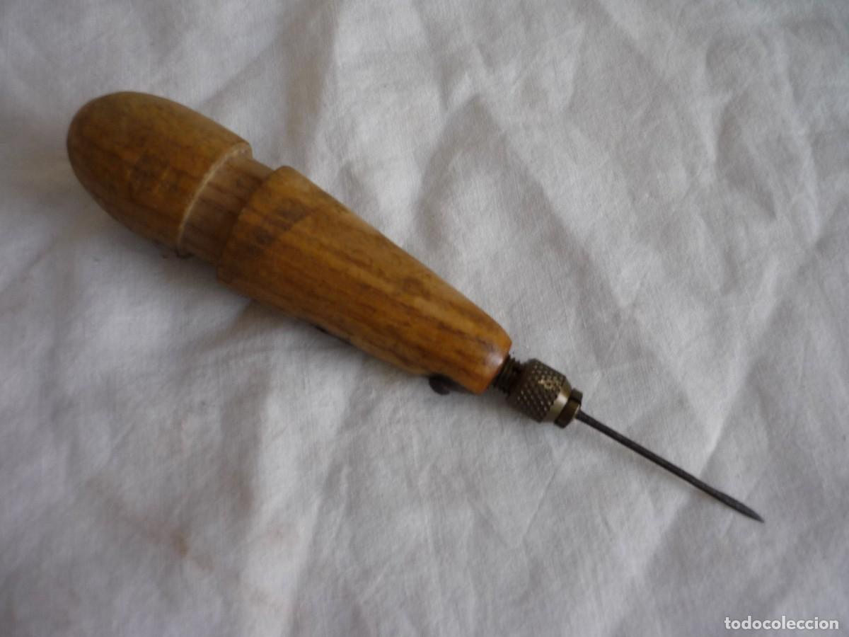 Antig&uuml;edades: Herramienta aguja con mandril mango de madera - Foto 3