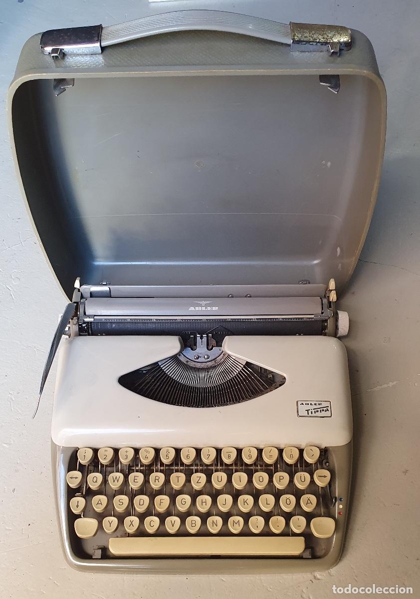 Antig&uuml;edades: Maquina de escribir - Foto 1