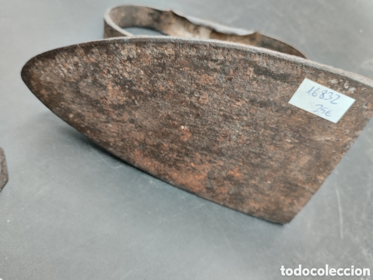 Antig&uuml;edades: Plancha de hierro con soporte - Foto 5