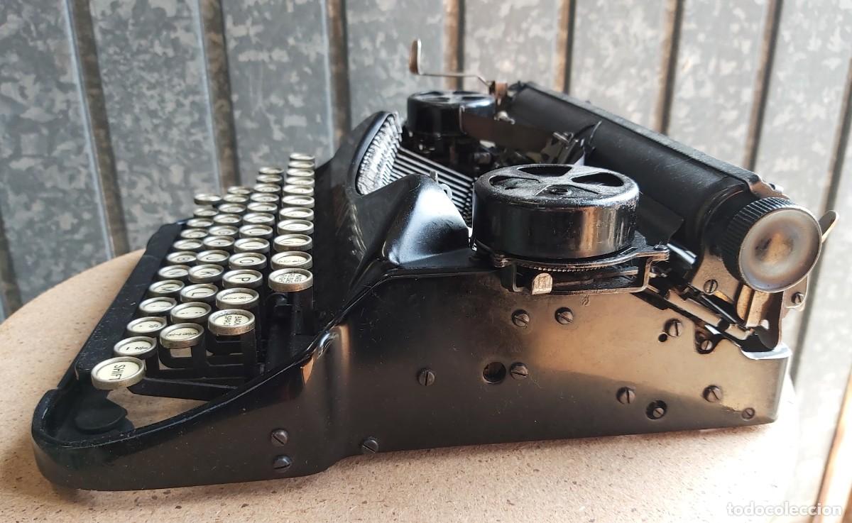 Antig&uuml;edades: M&aacute;quina de escribir CORONA - Foto 9