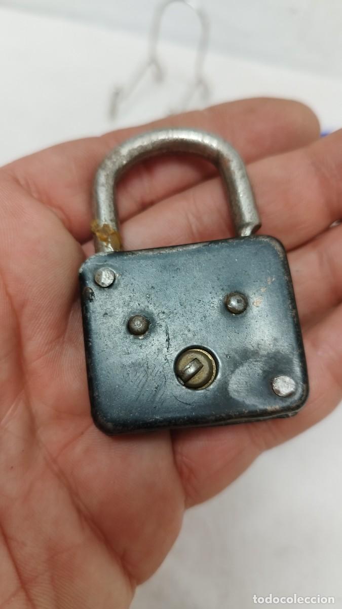Antig&uuml;edades: Antiguo Candado con su llave, funciona - Foto 4