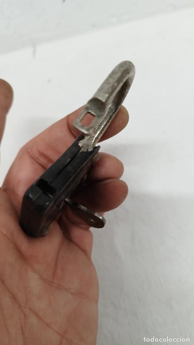 Antig&uuml;edades: Antiguo Candado con su llave, funciona - Foto 7