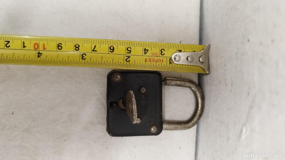 Antig&uuml;edades: Antiguo Candado con su llave, funciona - Foto 8