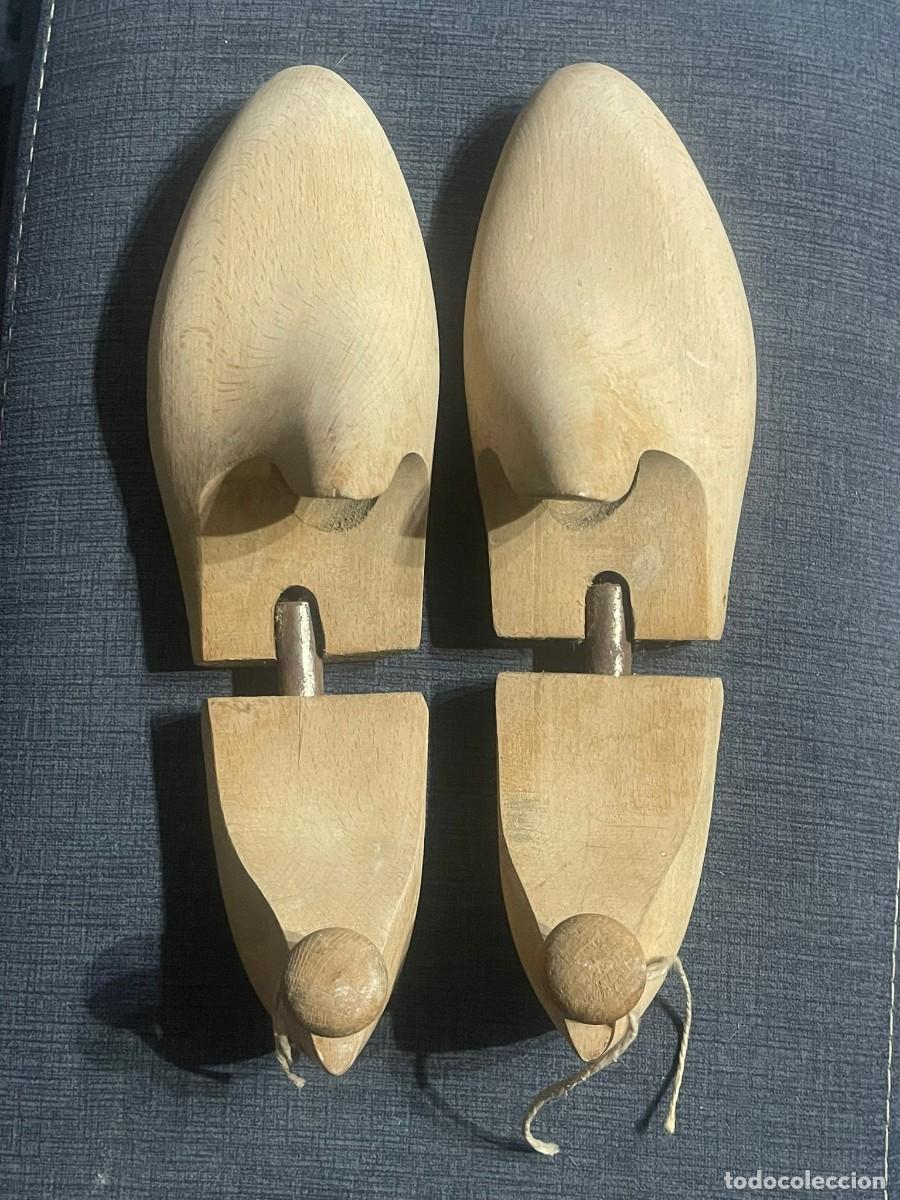 Antig&uuml;edades: HORMAS DE ZAPATO MADERA - Foto 1