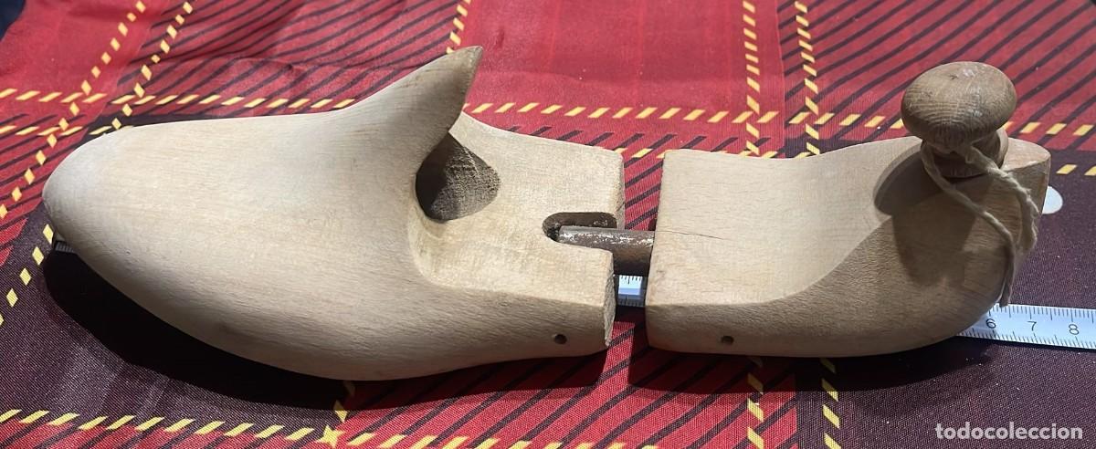 Antig&uuml;edades: HORMAS DE ZAPATO MADERA - Foto 2