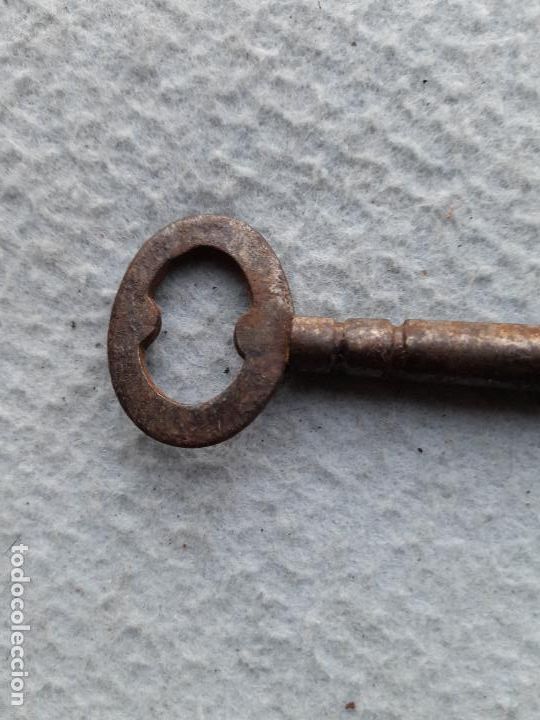 Antig&uuml;edades: Curiosa llave antigua de forja. - Foto 5