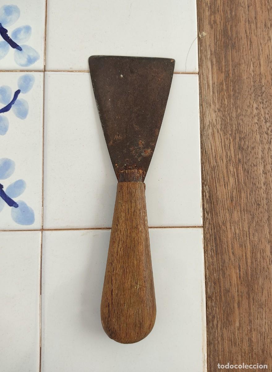 Antig&uuml;edades: ANTIGUA ESPATULA CON MANGO DE MADERA - 18,5 X 6 - Foto 1