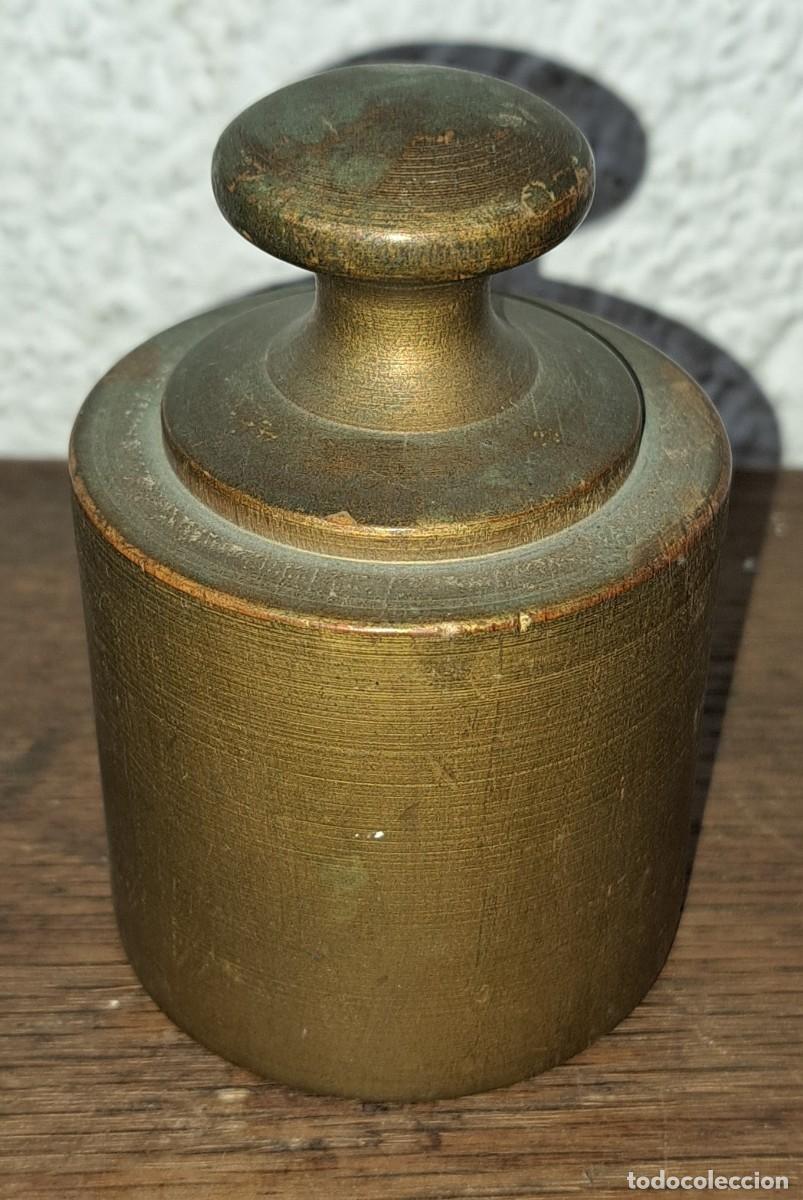 Antig&uuml;edades: Pesa decorativa de madera imitando a una de bronce - Foto 2