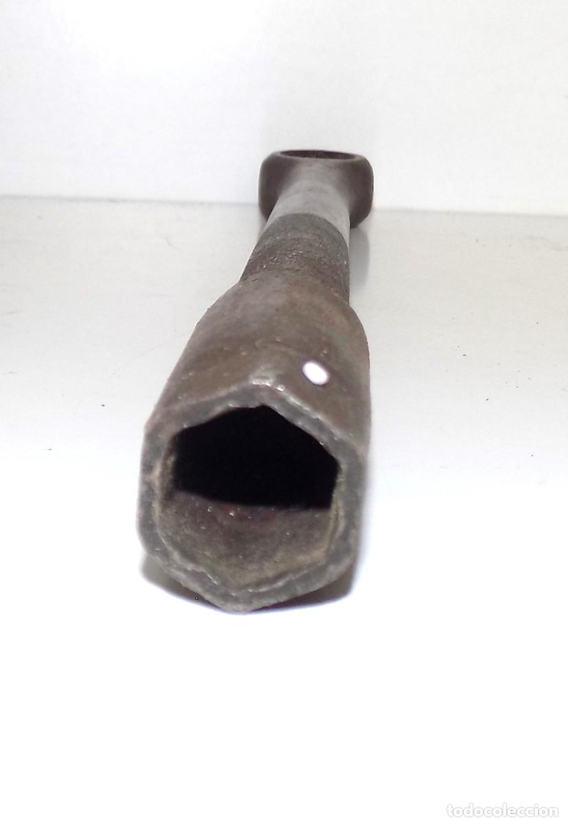 Antig&uuml;edades: ANTIGUA GRAN LLAVE DE TUBO - Foto 4