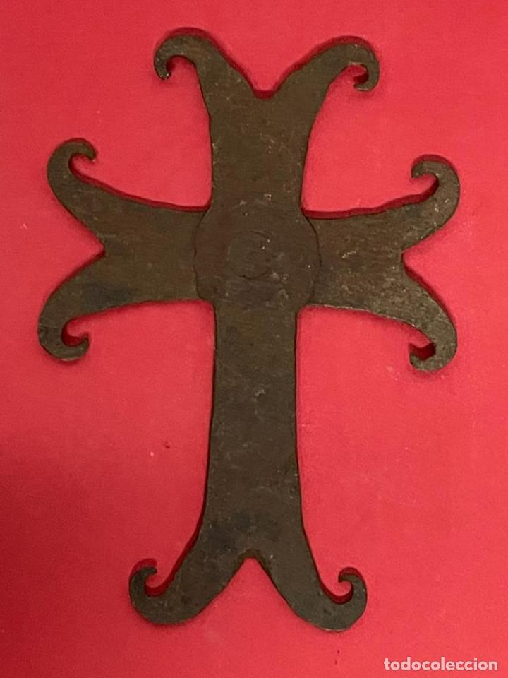 Antig&uuml;edades: CRUZ DE HIERRO FORJADO - CIRCA 1800 - Foto 1