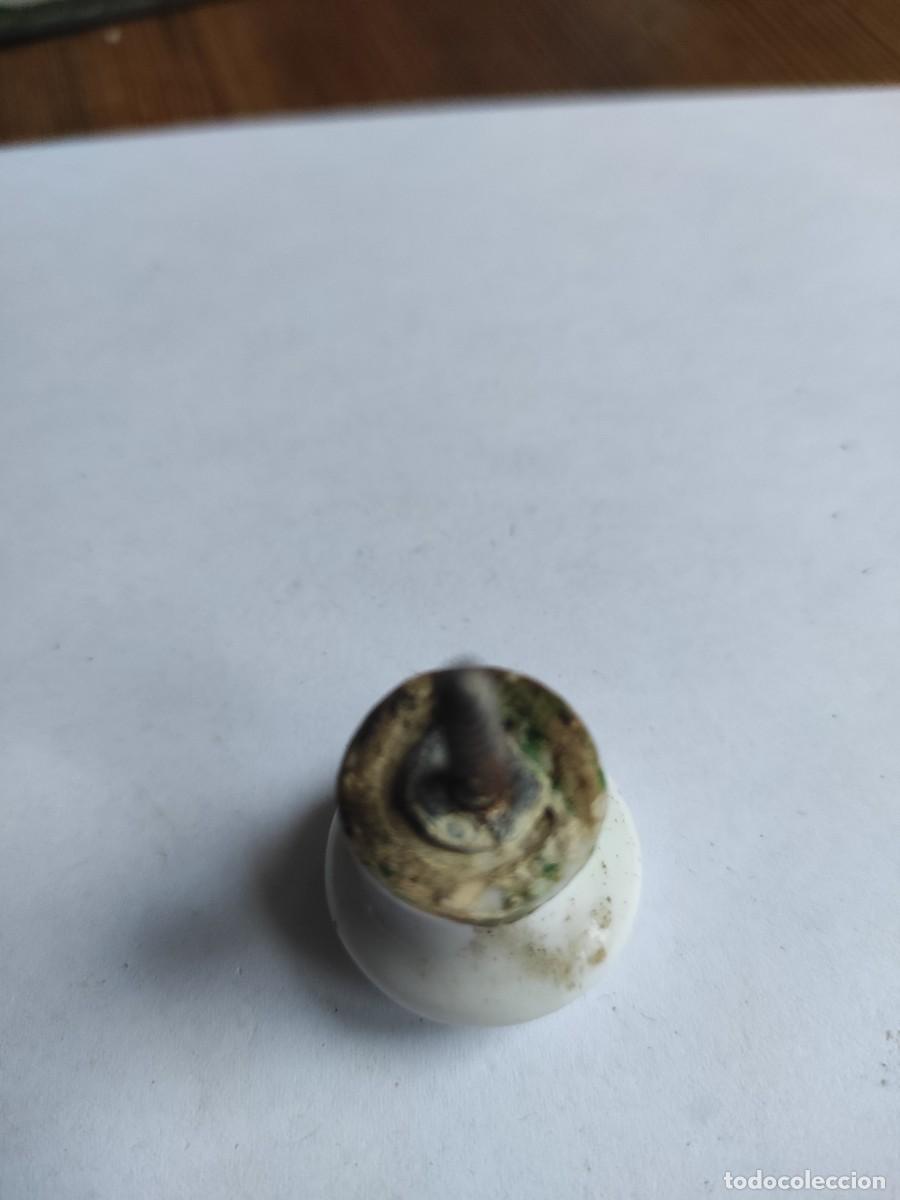 Antig&uuml;edades: Tirador porcelana - Foto 2