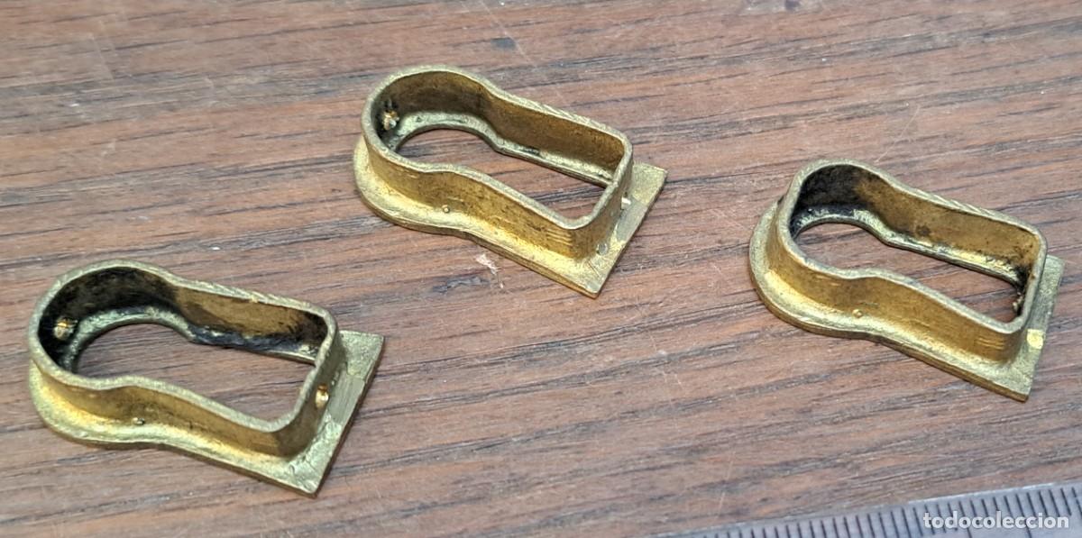 Antig&uuml;edades: 3 boca llaves de bronce para muebles - Foto 4