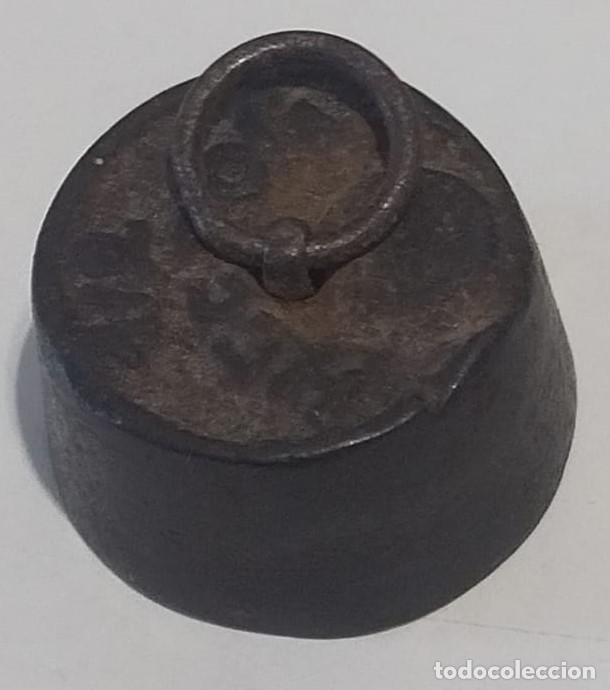 Antig&uuml;edades: Pesa de balanza antigua, de 50 gramos. - Foto 2