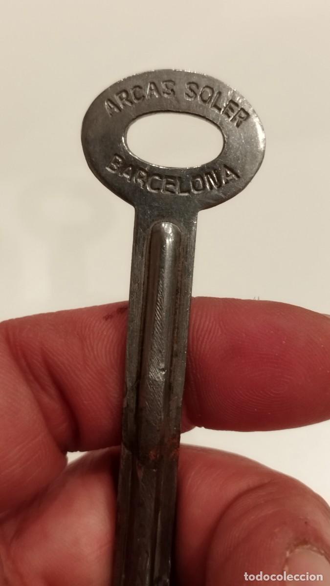 Antig&uuml;edades: Antigua llave arcas soler - Foto 3