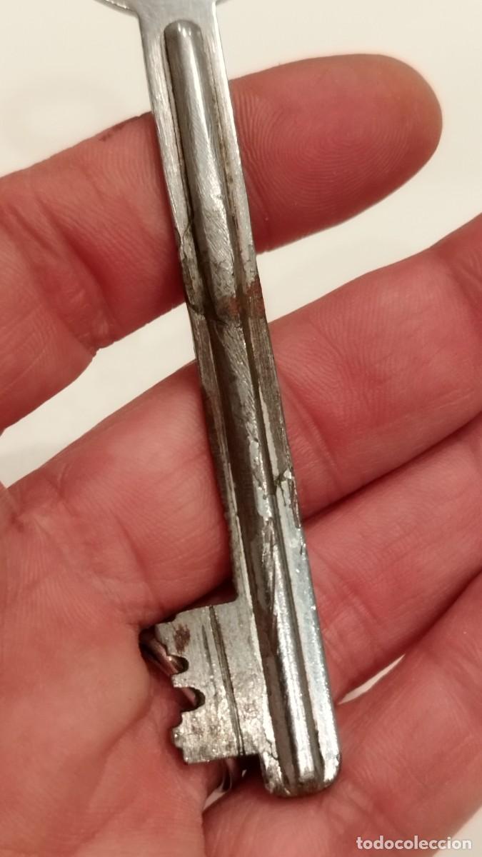 Antig&uuml;edades: Antigua llave arcas soler - Foto 4