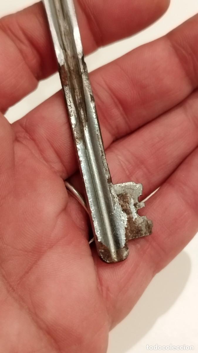 Antig&uuml;edades: Antigua llave arcas soler - Foto 5