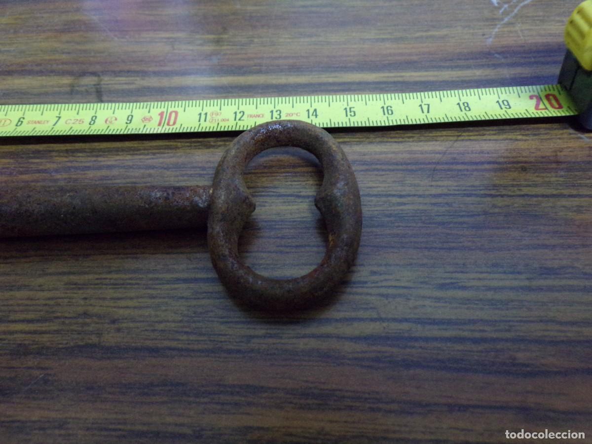 Antig&uuml;edades: ESTAMOS LIQUIDANDO. LLAVE HIERRO FORJADO - Foto 2