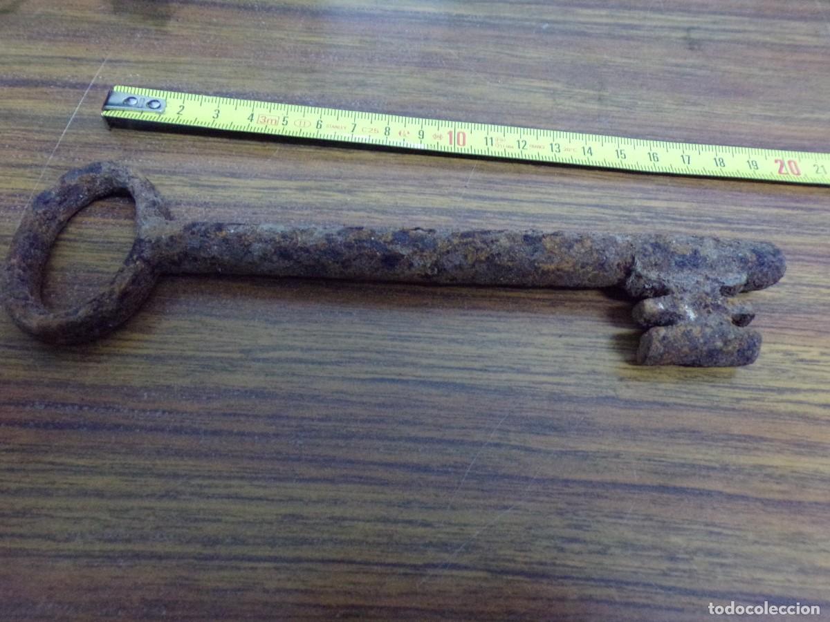 Antig&uuml;edades: ESTAMOS LIQUIDANDO. LLAVE HIERRO FORJADO - Foto 4