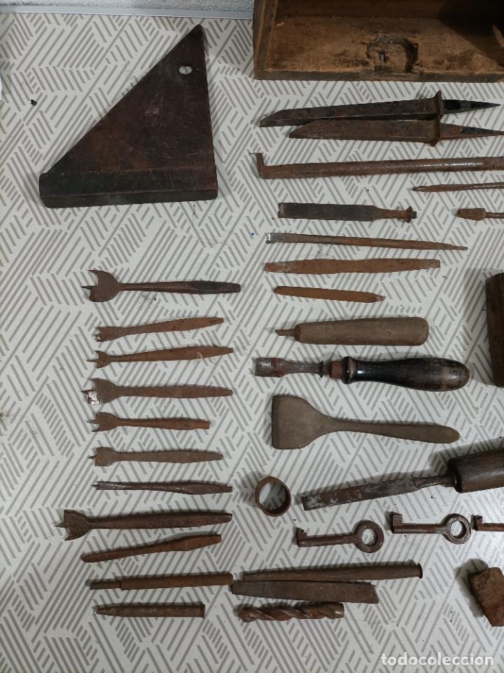 Antig&uuml;edades: Lote de herramientas antiguas de carpinteroa - Foto 2