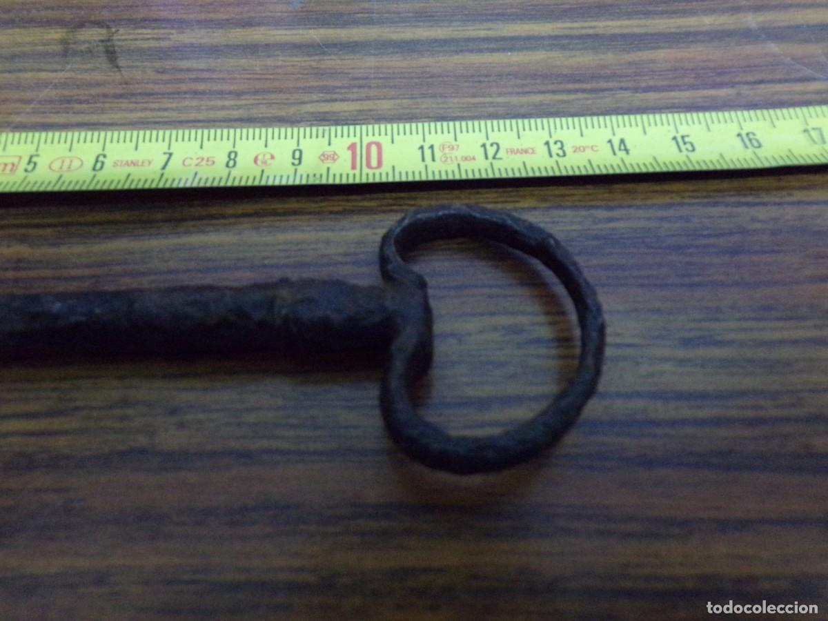 Antig&uuml;edades: ESTAMOS LIQUIDANDO. LLAVE HIERRO FORJADO gotica - Foto 2