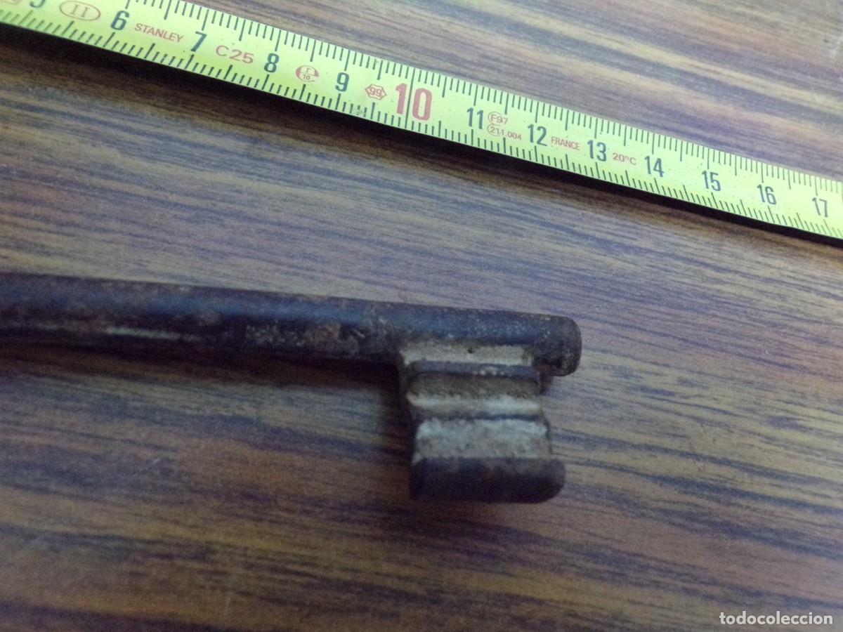 Antig&uuml;edades: ESTAMOS LIQUIDANDO. LLAVE HIERRO FORJADO - Foto 6