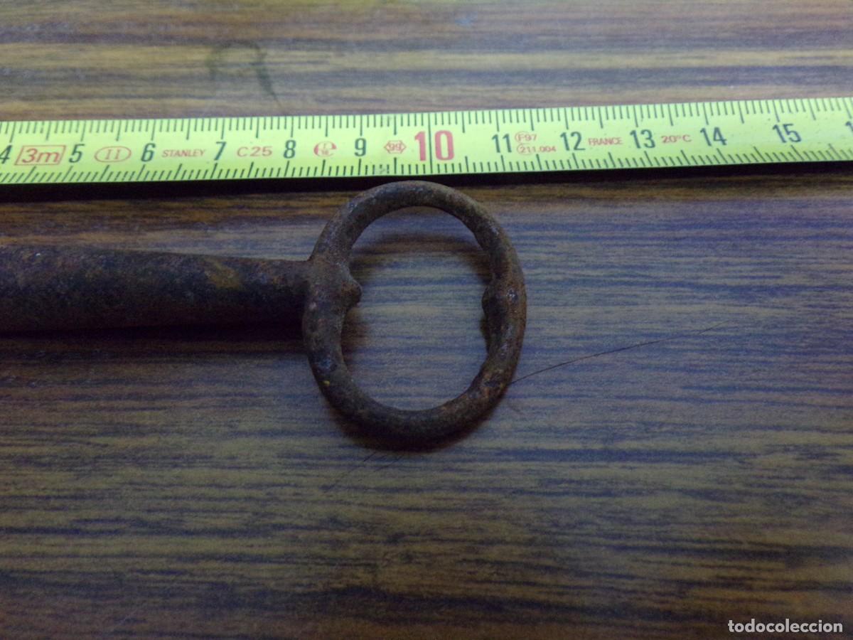 Antig&uuml;edades: ESTAMOS LIQUIDANDO. LLAVE HIERRO FORJADO - Foto 2