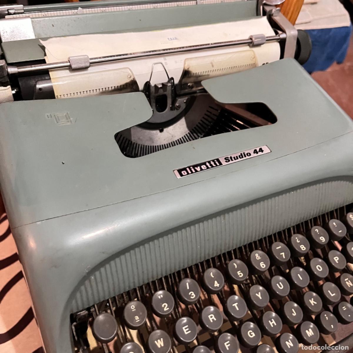 Antig&uuml;edades: M&aacute;quina de escribir Olivetti Studio 44 - Foto 2