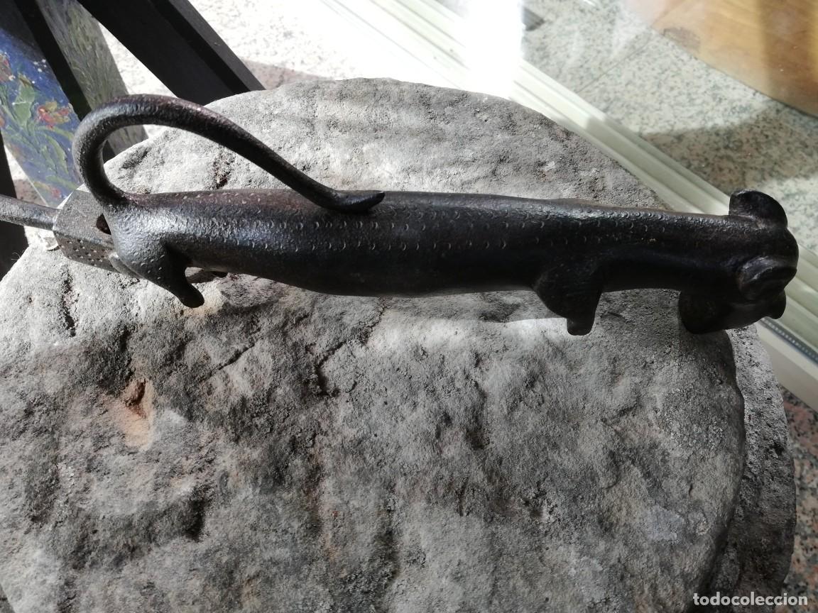 Antig&uuml;edades: ALDABA ZOOMORFA - Foto 1