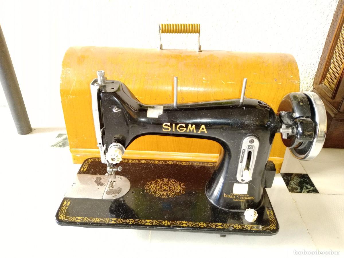 Antig&uuml;edades: M&aacute;quina de coser Sigma antigua. - Foto 1